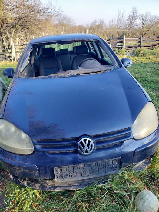 Vând sau Dezmembrez WW golf V , 1.4Fsi, cod motor BKG, An 2004 , fara rugina