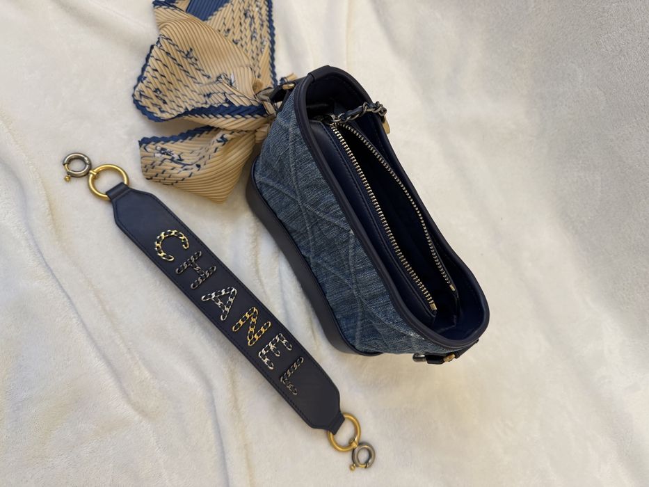 Geanta chanel din piele si jeans