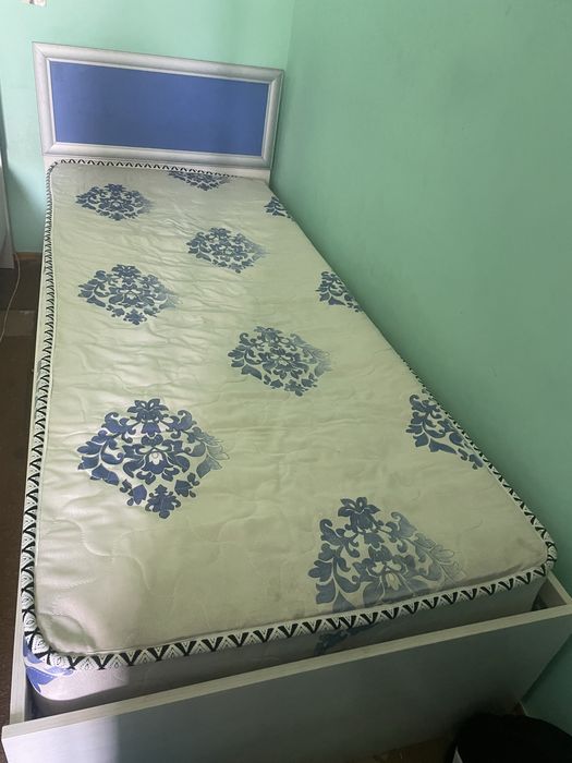 продам 2 кровати !без матрасов!