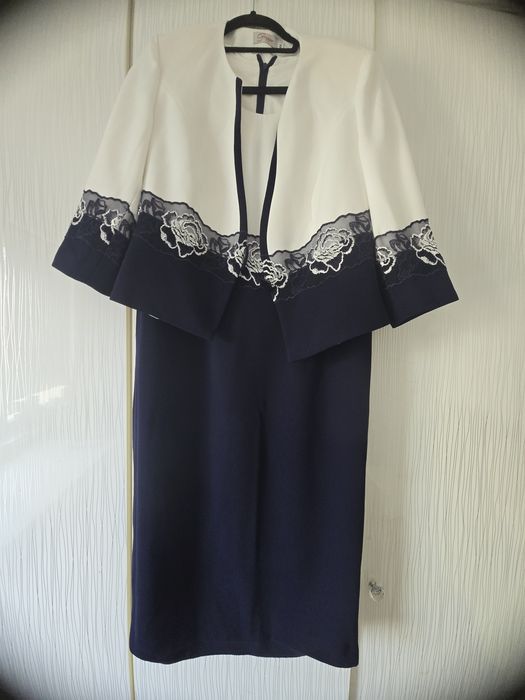 Reducere de la 200 la 150 Rochie ocazie, cu maneca 1/3, marime 44