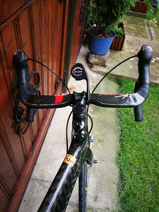 Vând cursiera cu cadru de carbon adusa din Germania de doua zile