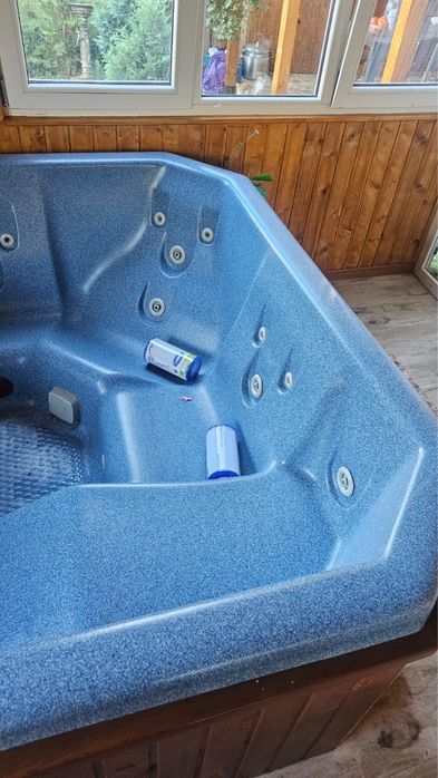 Vănd jacuzzi  in stare bună