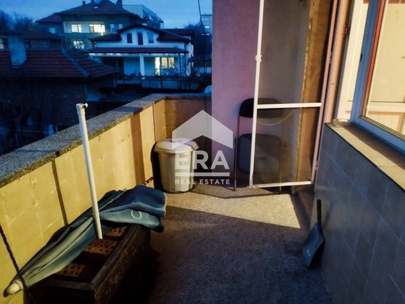 Страхотна триетажна къща в кв.Куба