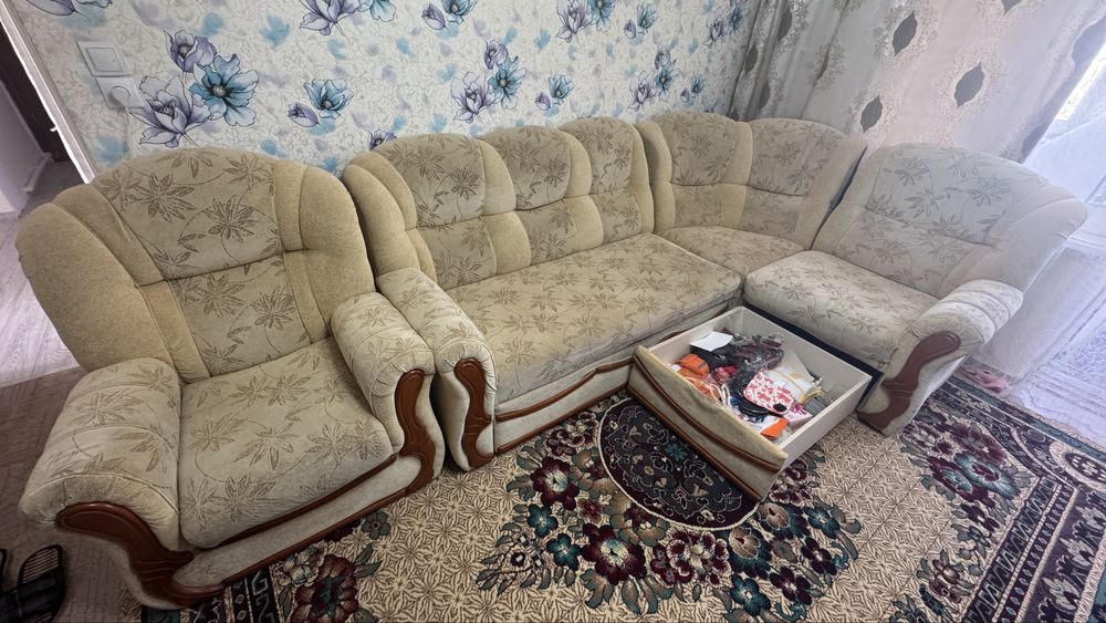 Саяжайға бұрышты диван