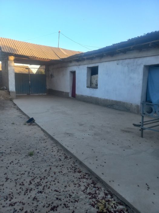 Ховли уй сотилади нархини келишамиз