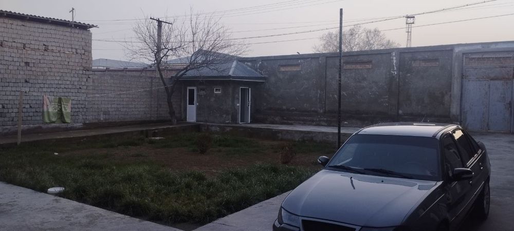 Uy sotiladi 8sotix srochna