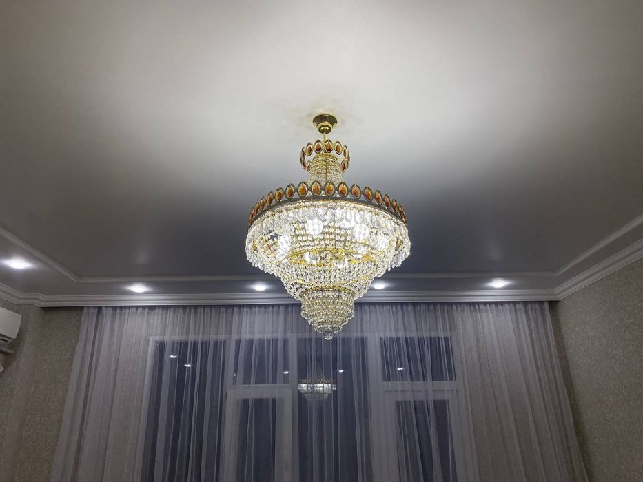 Люстра                  .