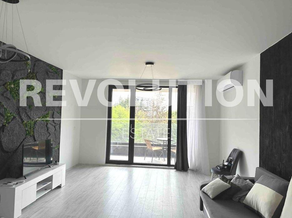 Дава се под наем Четиристаен апартамент в Варна, Чайка - 165 кв.м за 1500 € - Снимка #1