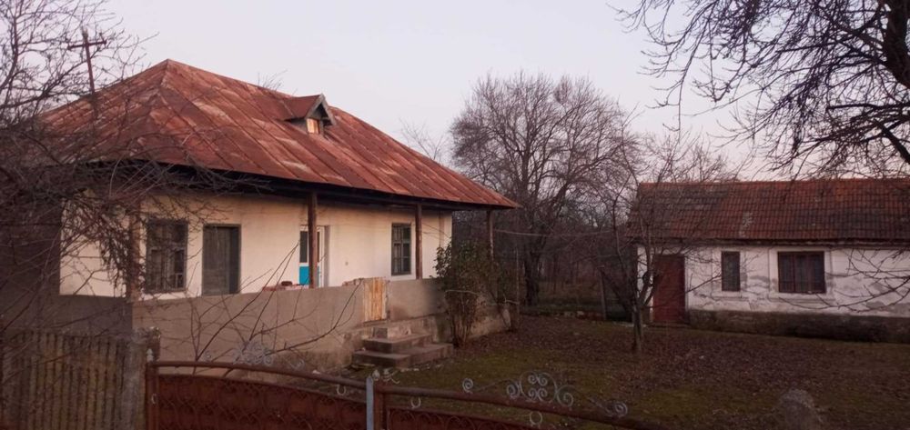 vând teren intravilan