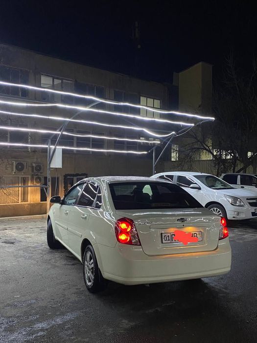 Lasetti 2012 avtamat 1 qol sotiladi