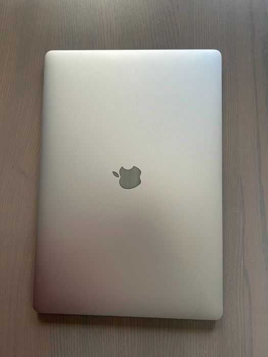 MacBook Pro 16 Touch Bar, Intel i9 2.3 GHz, 16GB, 1TB