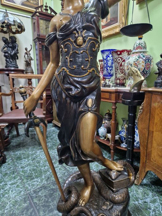 Страхотна огромна бронзова фигура статуетка