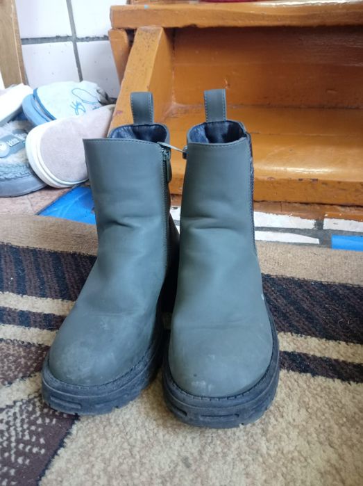 Отдам даром  сапоги демисезонные