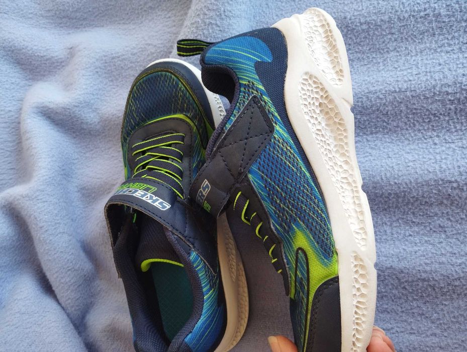 Skechers и ecco  номер 36.