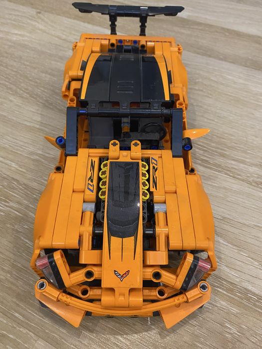 Продам LEGO спортивная машинка