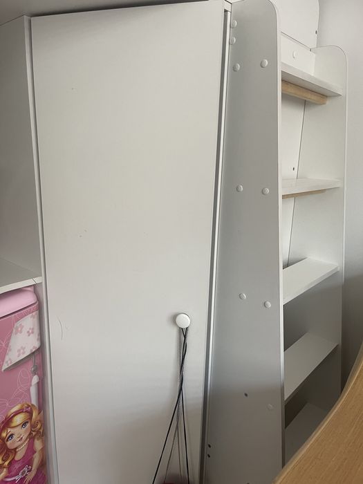 Детская кровать внутри шкаф