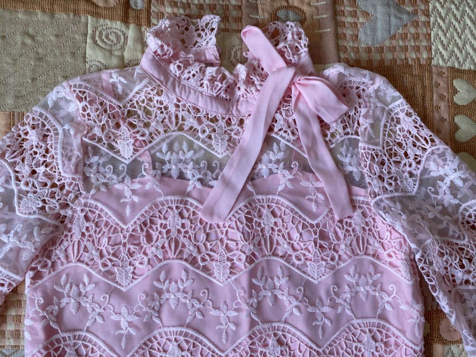 УНИКАЛНА Дантелена блуза