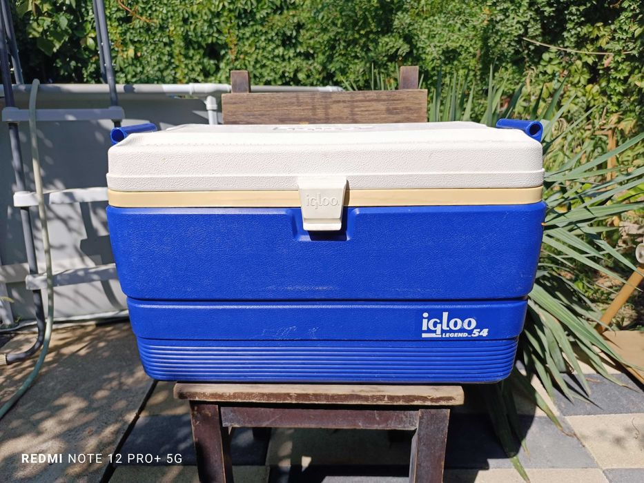 Изотермический контейнер Igloo Legend 54
