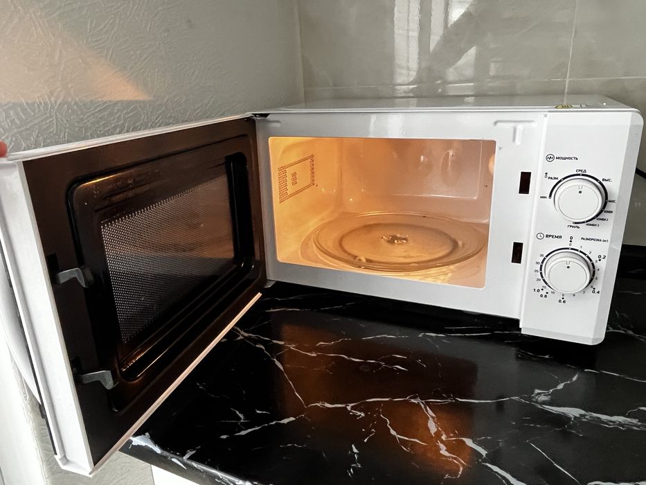 Продается телевизор, холодильник, мебели для дома