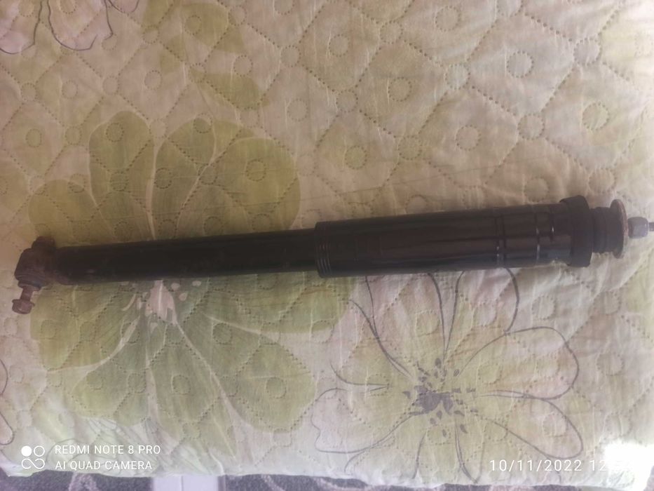 Амортисьор за Мерцедес Е-класа.