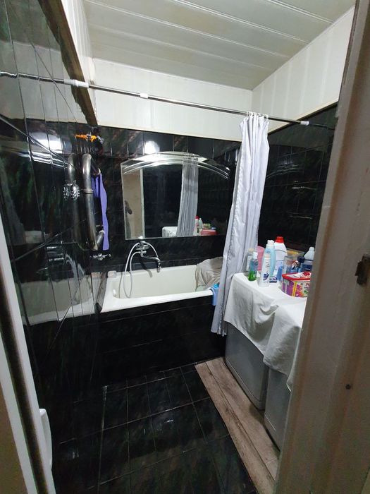 Продаётся 4 комнатная квартира..