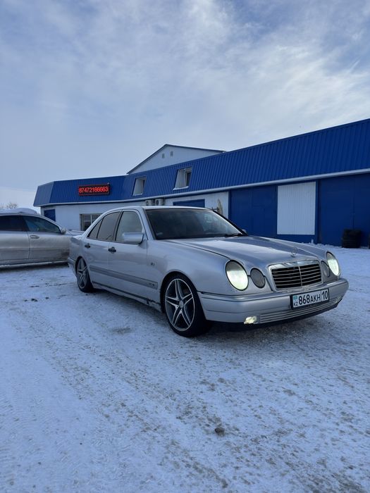 Продам диски 18 на хорошей резине