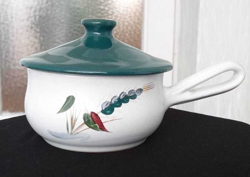 Порцеланови или керамични латиери, захарници и купа за супа