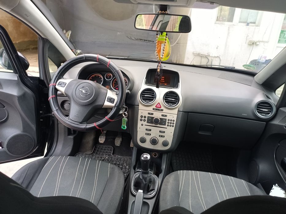 Opel Corsa  1,2 benzină