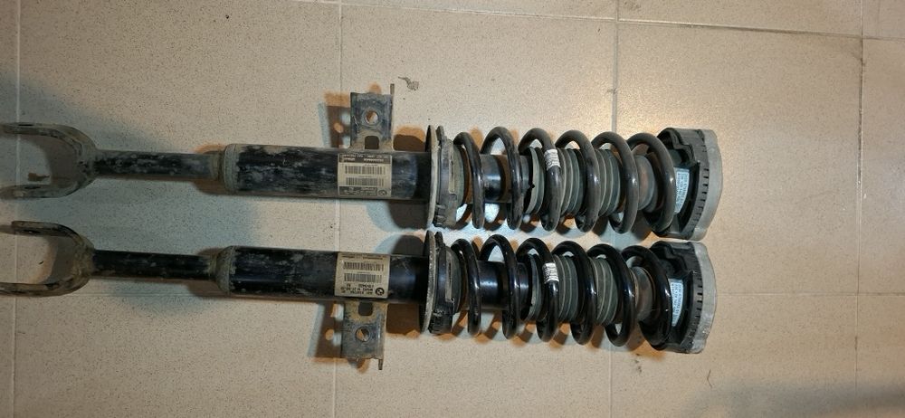 Amortizoare fata cu arc si flansa si rulment Bmw F10,F11 520 
Preț