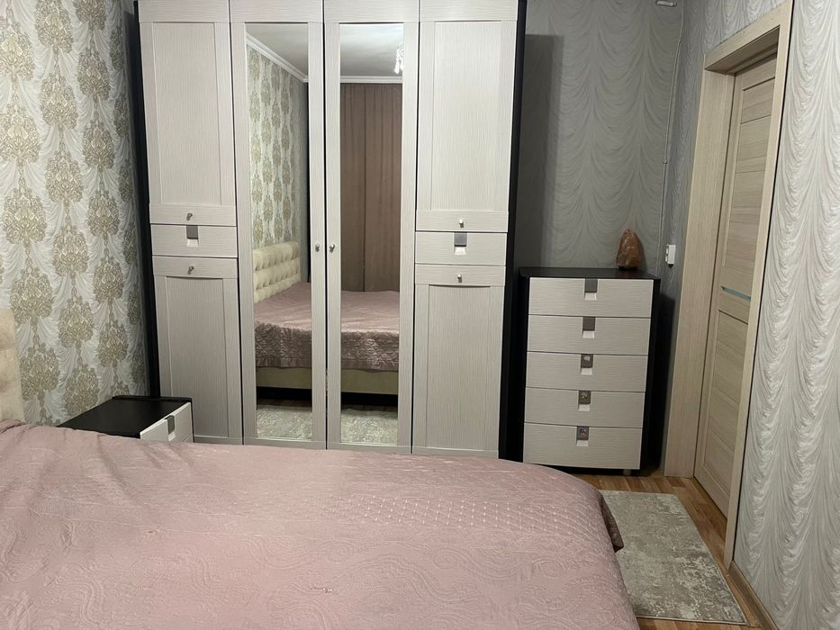 Продается спальный гарнитур