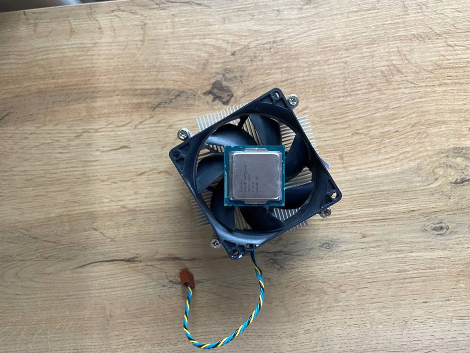 Продам процессор i5 4690 4 ядра вместе с кулером