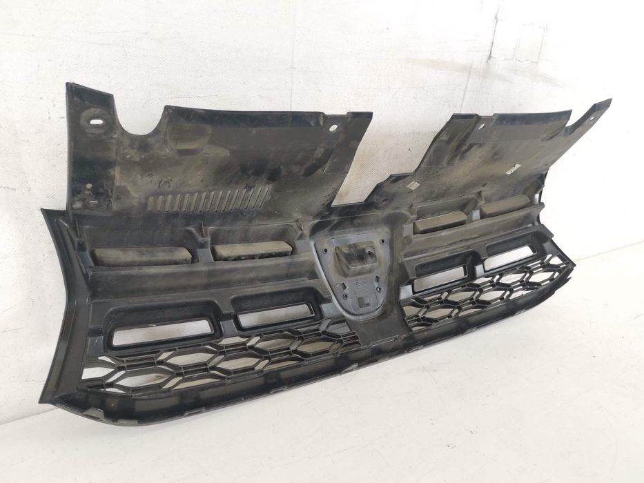 Радиаторна решетка Дачия Логан 2 [фейслифт] [ - ] Оригинална в добро с