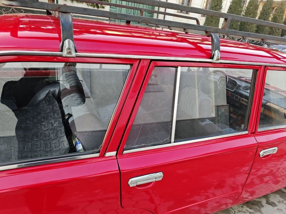 Vaz 2102        .