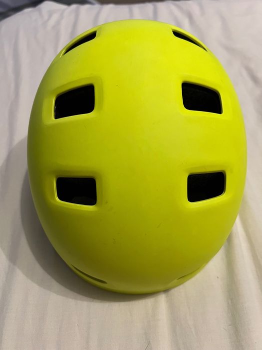 Продавам детска каска BTWIN размер S 52-55