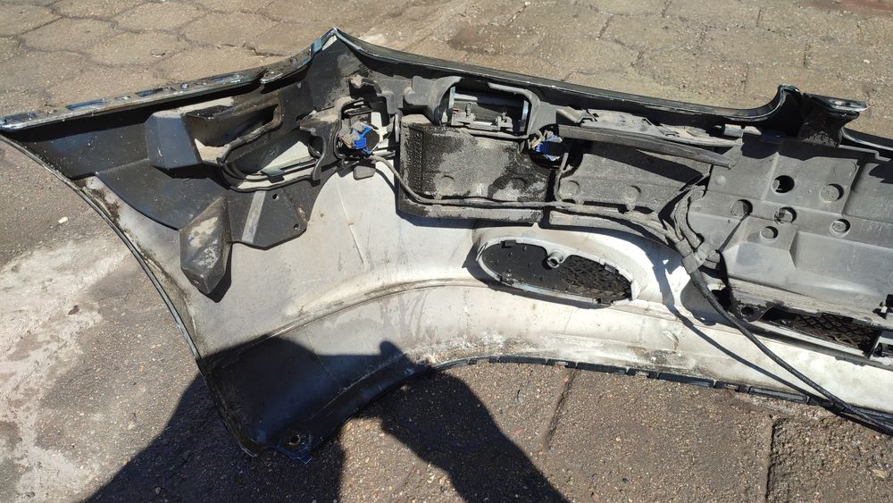 Передний бампер на Мерседес 220