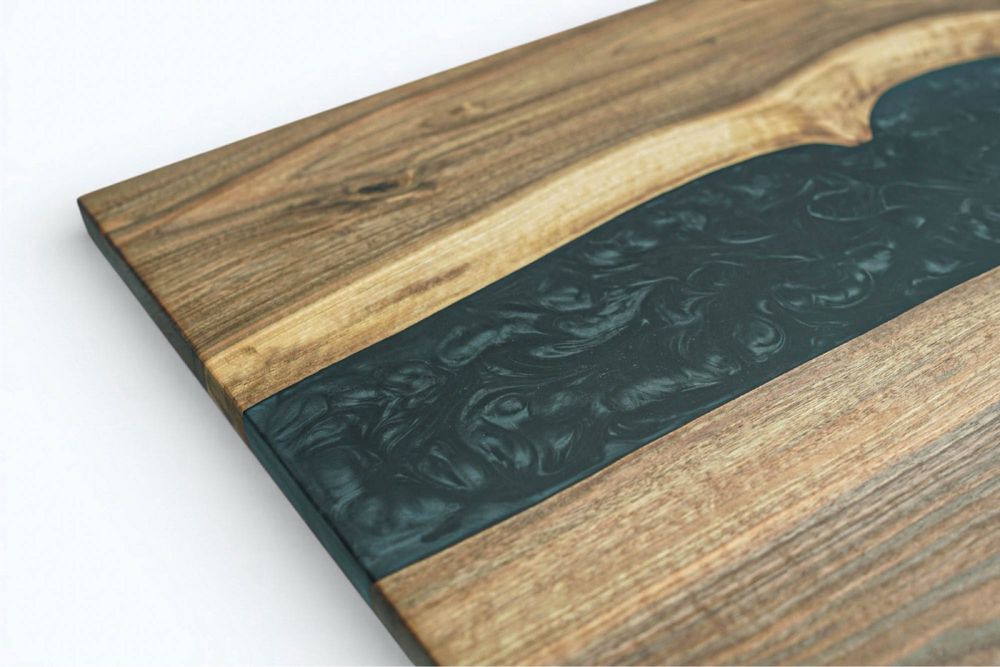 Realizez la comandă mese din lemn masiv și rășină epoxidică- unicat