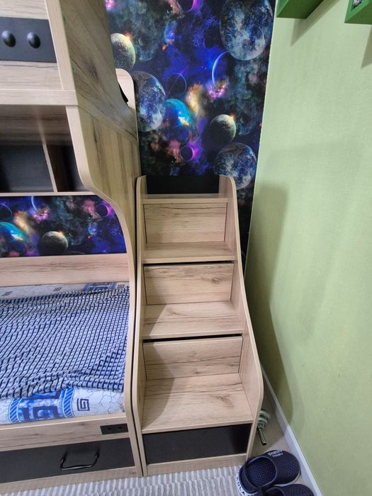 Двухъяросная кровать