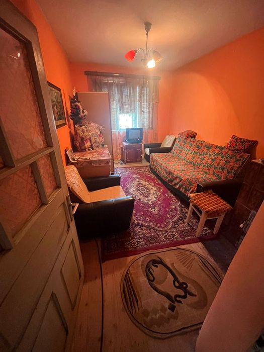 Vand Casa Batraneasca La 20 Km De Rm. Valcea(Bunesti)