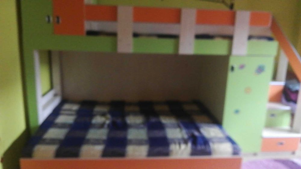 Vand dormitor complet cu pat etajat ,dresing si birou dublu