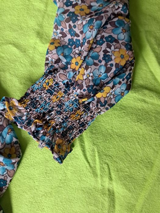 Рокли с дълъг ръкав р-р 116 всичко 10 €