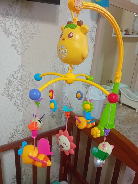 Продам мобиль в кроватку