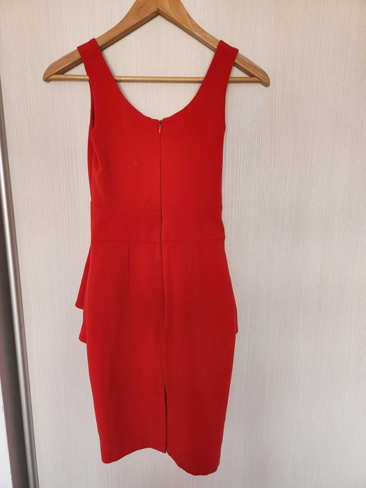Rochie bodycon rosie cu peplum