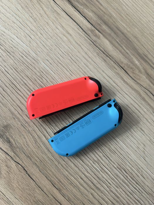 Продам оригинальный Joy-Con контроллер для Nintendo Switch