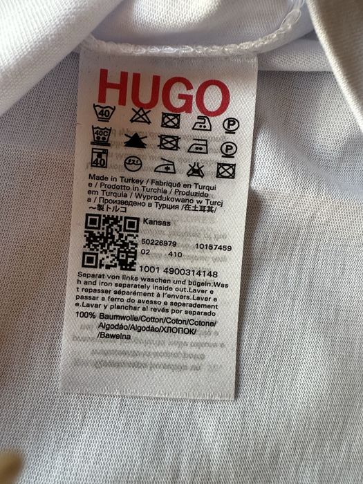 Мъжка,памучна,бяла тениска HUGO Boss със сиво гумирано лого