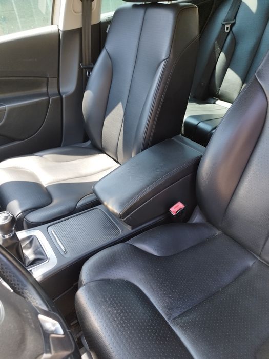 VOLKSWAGEN Passat 2011