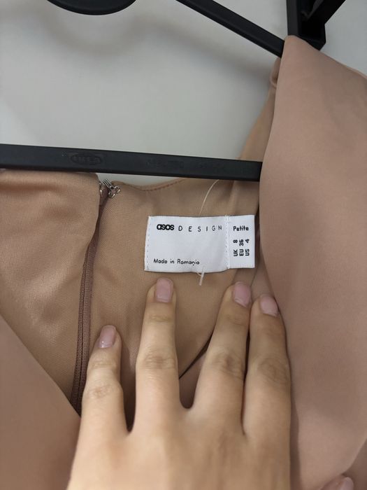 Официален гащеризон Asos, нов, цвят пудра, номер 36