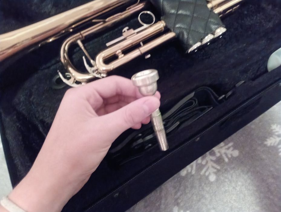 Висококачествен Тромпет  с куфар
