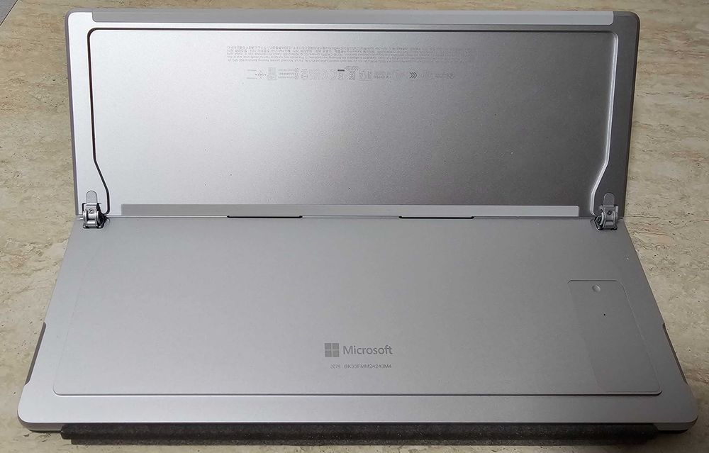 Tableta Microsoft Surface Pro 10 i5 135U 16Gb 256Gb