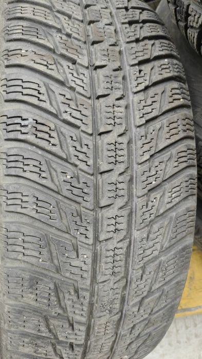 Anvelope iarna 215 65 17