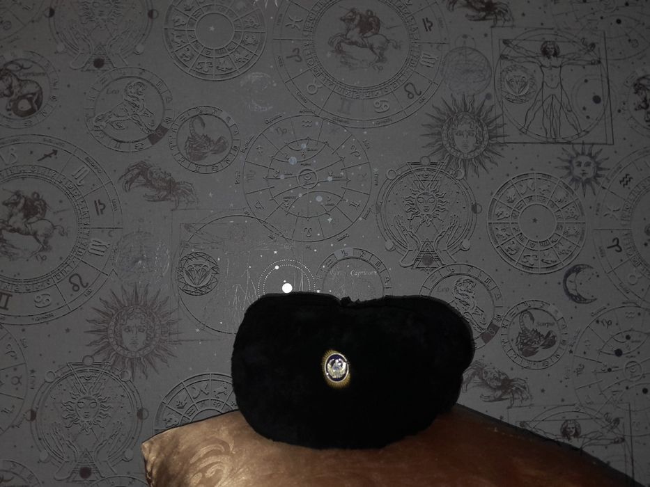 2 комплекта военной одежды